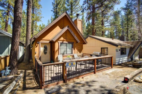 Less Than 3 Mi to Lake Goldilodge Big Bear Lake Cabin
